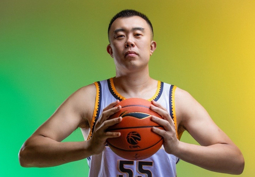 热议韩德君退役：再无“功夫熊猫” 终于可以陪家人 辽篮谁接班他